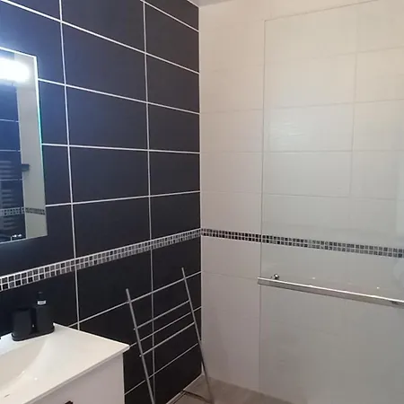 Les Escargots Du Mont بيت ضيافة