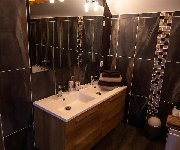 Les Escargots Du Mont Pensjonat